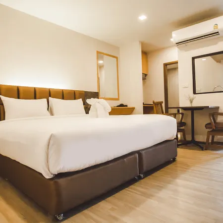B2 Amata Nakorn Premier Hotel Отели рядом с достопримечательностью «Замок Амата»