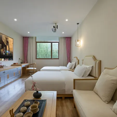 Floral Hotel· Longhushan Hotel