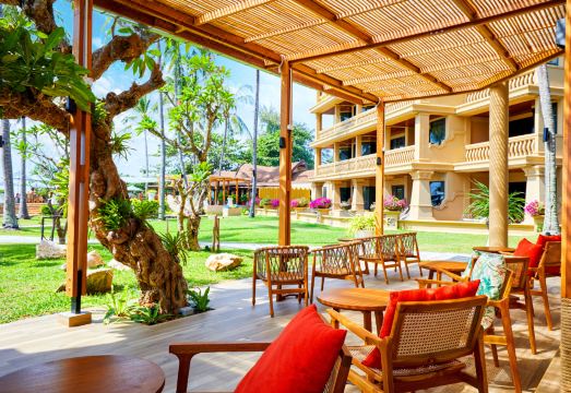 비욘드 리조트 카타의 해변 모습