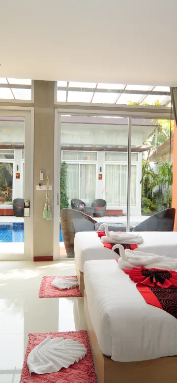 ห้องดีลักซ์ริมสระ