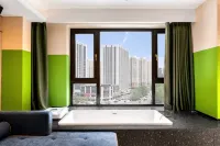 Cine-music hotel