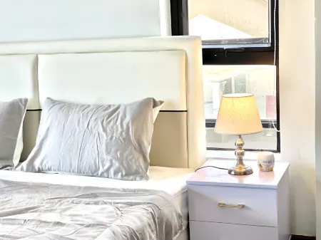 SKY HOTEL Sihanoukville - Cinema Rooms & Apartments - FREE LAUNDRY