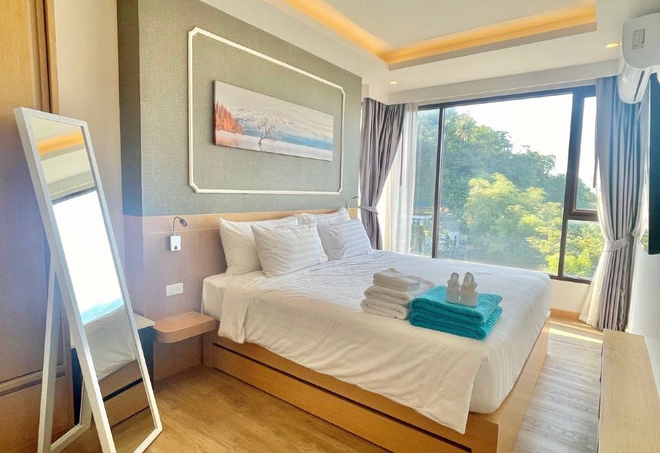 Surin beach Aristo 2 by Chiwa