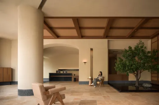 Atour Hotel Haikou Longhua Longhu Tianjie Hotels near Jinniuling Park