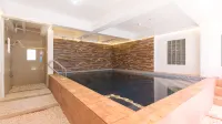 RedDoorz Plus near Tambo Paranaque - Hot Tub
