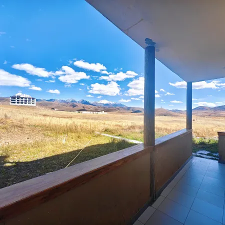 Kangding Zandan·Lin Snow Mountain Pasture Homestay (Tagong Grassland)