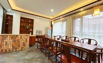 Huaxinong Villa Hotel