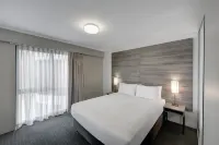Adina Serviced Apartments Canberra James Court - balcony