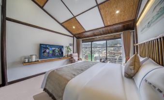 Longqi, Phoenix, waterfront, high end B & B