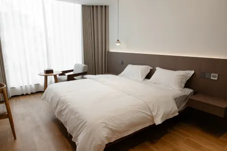 Tiantai Yueting Lanshe Homestay（Guoqing Temple） Отели рядом с достопримечательностью «Shiliang Waterfall»