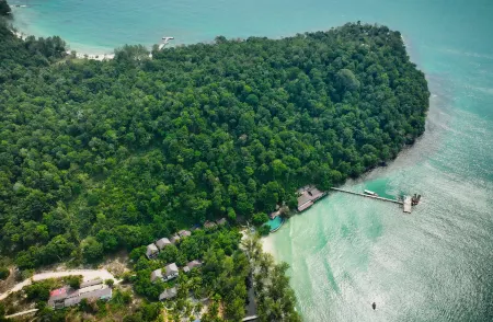 Koh Rong Hill Beach Resort Отели рядом с достопримечательностью «Као Тауч Бич»