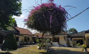 Ikhtiar Surya Hotel