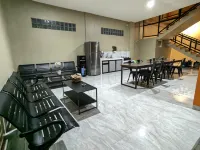 Joy Hotel Hotel di Brantiraya