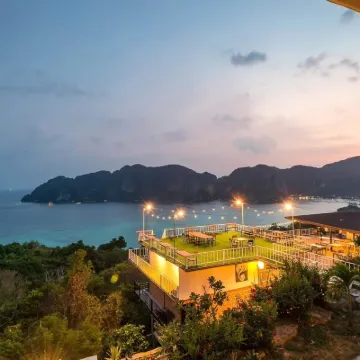 بي بي ماونتن بيتش ريزورت Hotels near شاطئ لوه مو دي