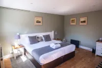 The Oyster Smack Inn Hotels in Burnham-on-Crouch