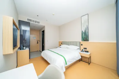 GreenTree Inn Express Hotel (Xuzhou Hubushan Fengchu Food Street) Hotels in National University Science Park