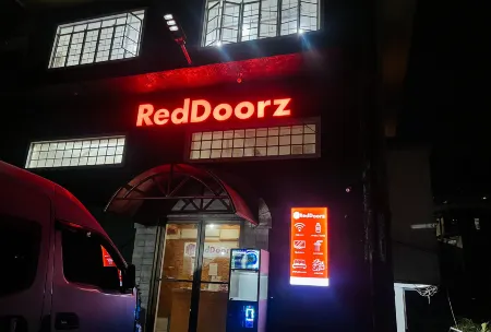 RedDoorz Hostel @ Baguio Piraso Отели рядом с достопримечательностью «La Trinidad Vegetable Trading Post»