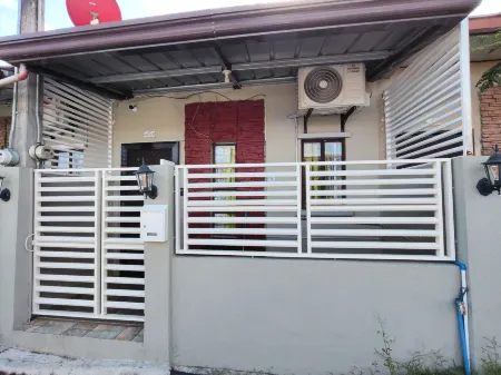 JZ Homestay - Cozy Home Near SM Savemore, Caraga State University & Bmc Hospital Отели в г. Батуан