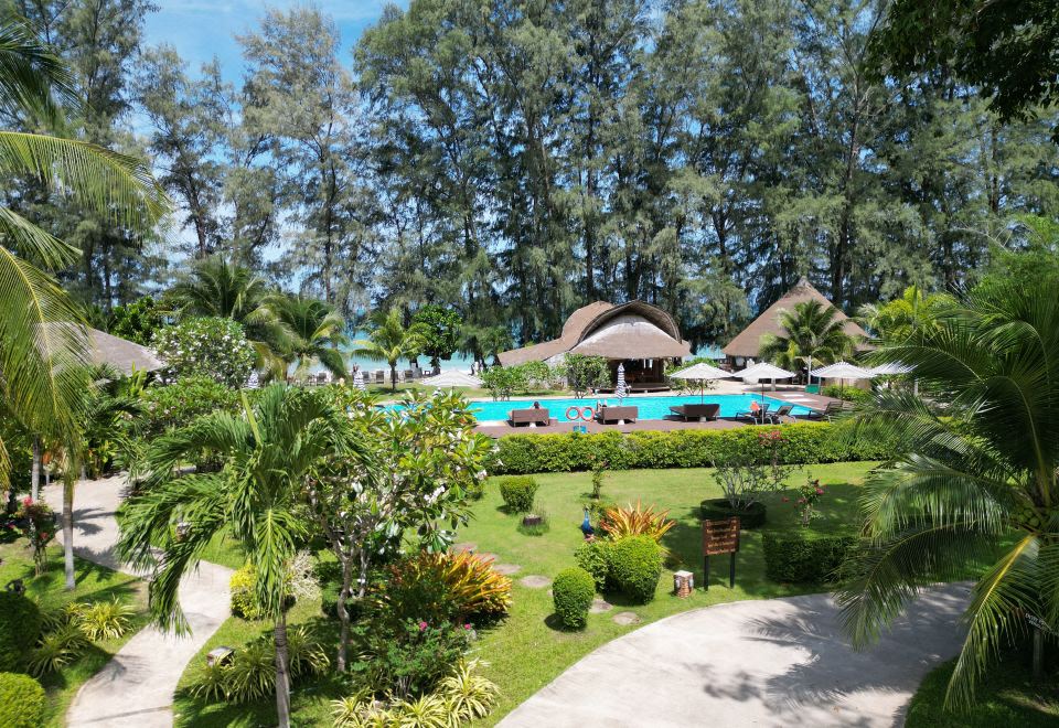 2. 롱 비치 샬레..