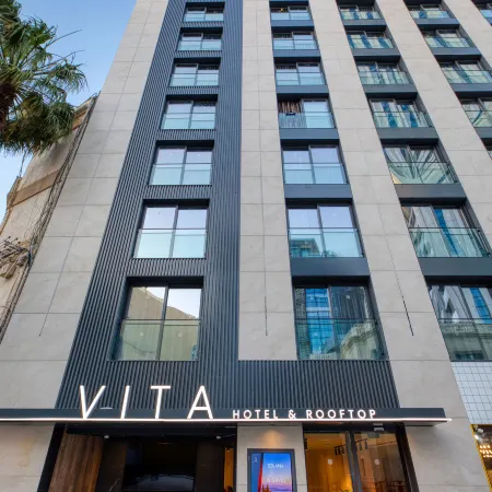 VITA Hotel & Rooftop Отели рядом с достопримечательностью «Аудиовизуальное шоу Мальта-Экспириенс»