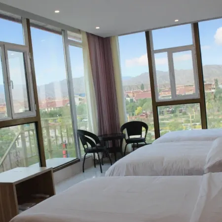 Qicai Danxia Wenzheng Holiday Hotel