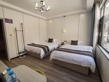 Snowline Light Picking Homestay Отели в г. Сиаоцзинь