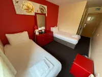Silverwood Luxury Lodges & Bistro Barn Hotel a 