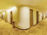 Ruishiting Shangpin Hotel (Kongtong District South Gate Shizi) Hotéis em Pingliang