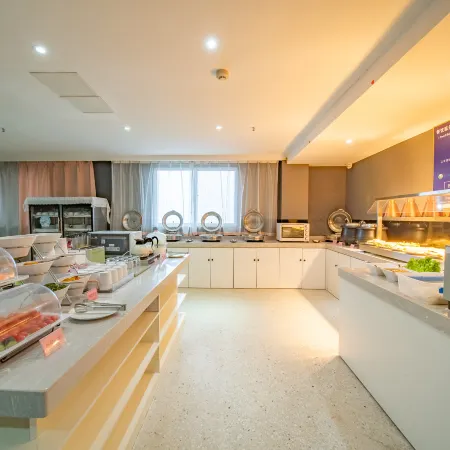 Berry Hotel Xingyue (Shuyang Yingbin Avenue Central Shopping Center)
