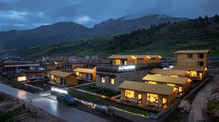 Litang River Cloud Resort Hotel Отели рядом с достопримечательностью «Xiazetong Village»