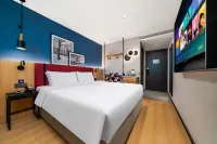 He Yi Zhi Ge Hotel (Harbin Central Street Sophia Cathedral Store) Отели в г. Харбин