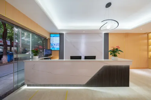 Xinglong Business Hotel (Qidong Maternal and Child Health Hospital) - parcheggio