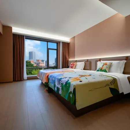 Guiyang Banshan Hotel (Jiaxiu Lou Qingyun Market)