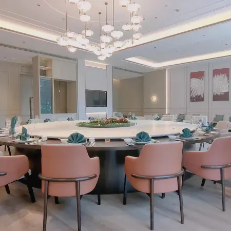 Sunstone Plaza Hotel