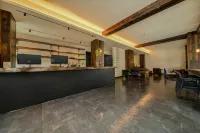 Luxury Mountain View Hot Spring Resort (Private Oxygen Spa Hotel at the Foot of the Snowy Mountain) - พร้อมอาหารเช้า