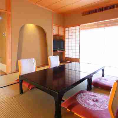 湯田中温泉 よろづや Rooms