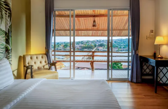 桑普拉斯度假村