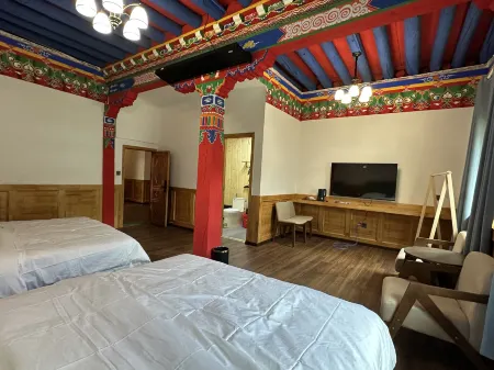 At the foot of the glacier, Tibetan style homestay (Jiagong Township branch) Отели в г. Бяньба