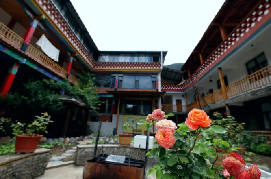 Shanyin Vacation Apartment Hotels near Meili Snow Mountain Lookout