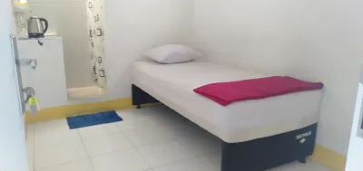 Rumah Kuning Syariah Hoteles en Kedungbadak