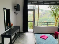 Pineapple Hills Ella