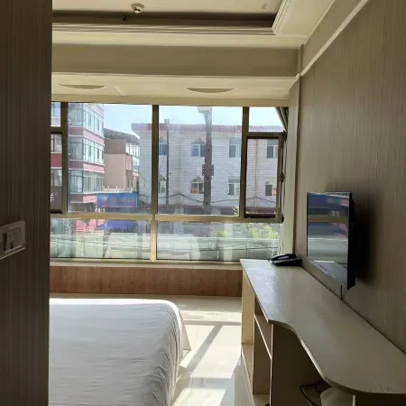 Luxian Ruyi Hotel