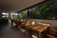 Isle Sojourn & Light Seek B&B (Waterside Danxia Branch, Danxia Mountain National Scenic Area)​ Hotels in Renhua