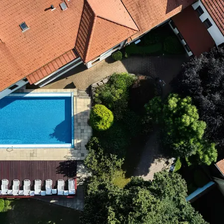 Bassiana Hotel és Étterem