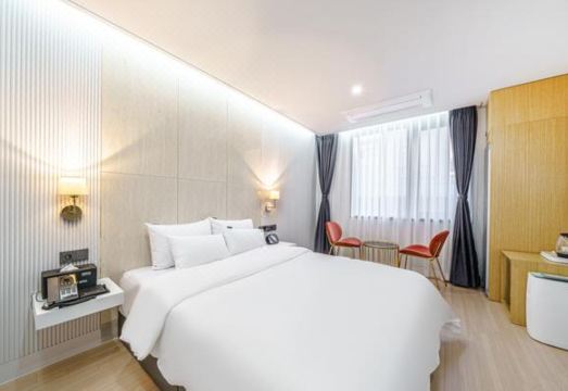 브라운도트 광주상무점