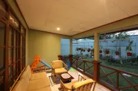 Imah Budi Luhur Hotels in Sukasari