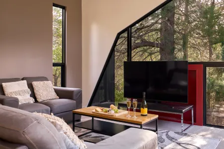 Hazards Rim Отели рядом с достопримечательностью «Ханимун Бэй»