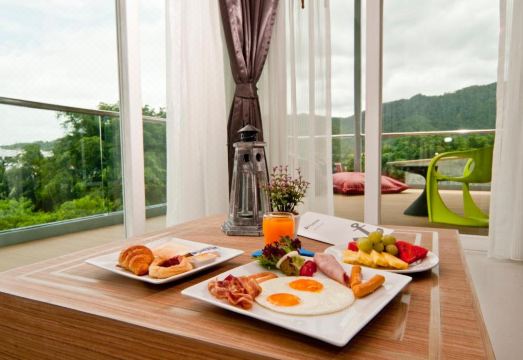 Ratana Apart-Hotel at Kamala Hotel Overview