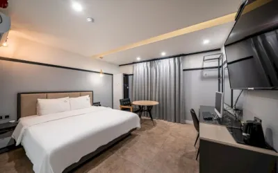 Busan Daeyeondong Hotel Onna Hotels near Busan Museum