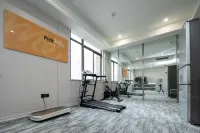 Elong ME Hotel (Wuhan University of Technology Mafangshan Subway Station)